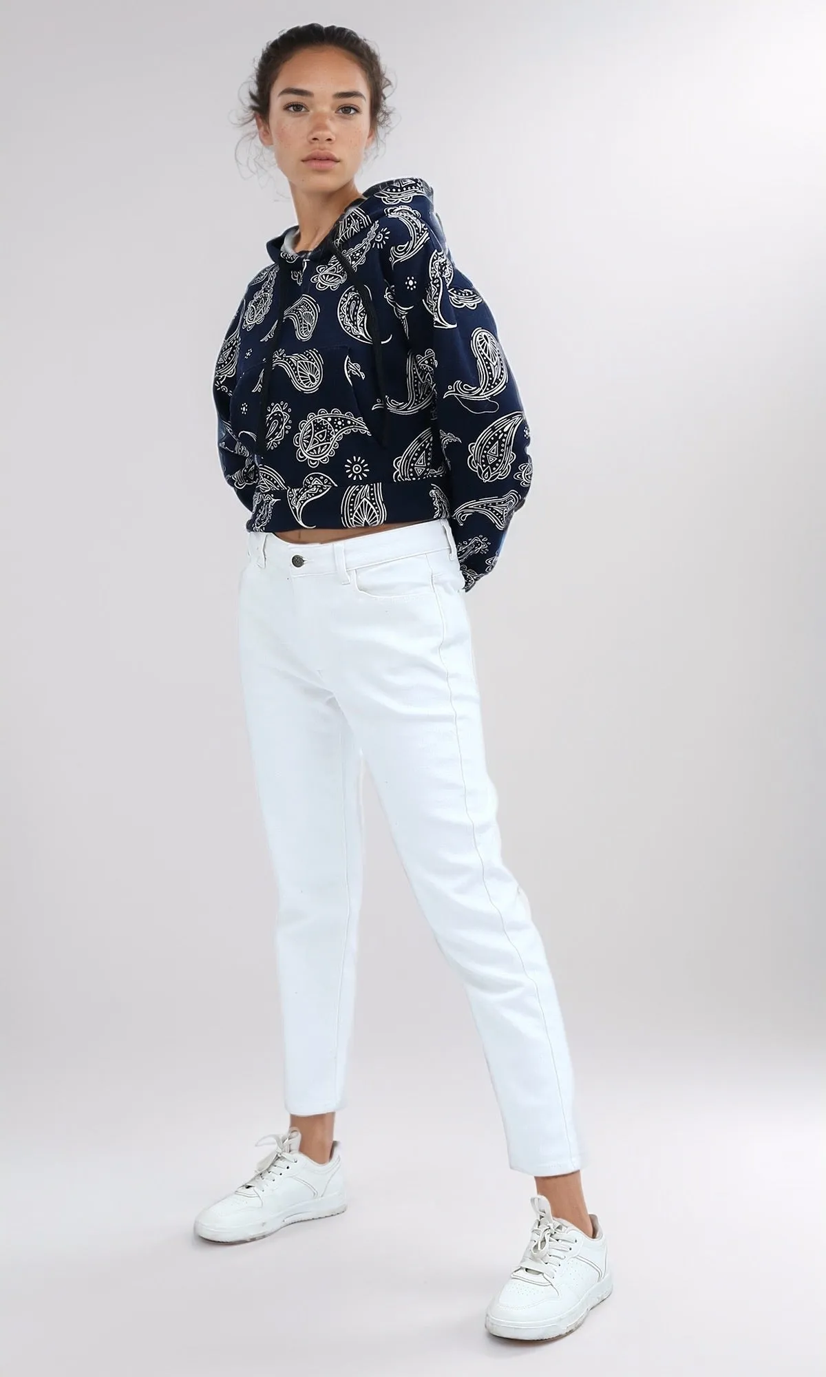 O201268 - Navy & White Patterned Cropped Hoodie With Drawstring